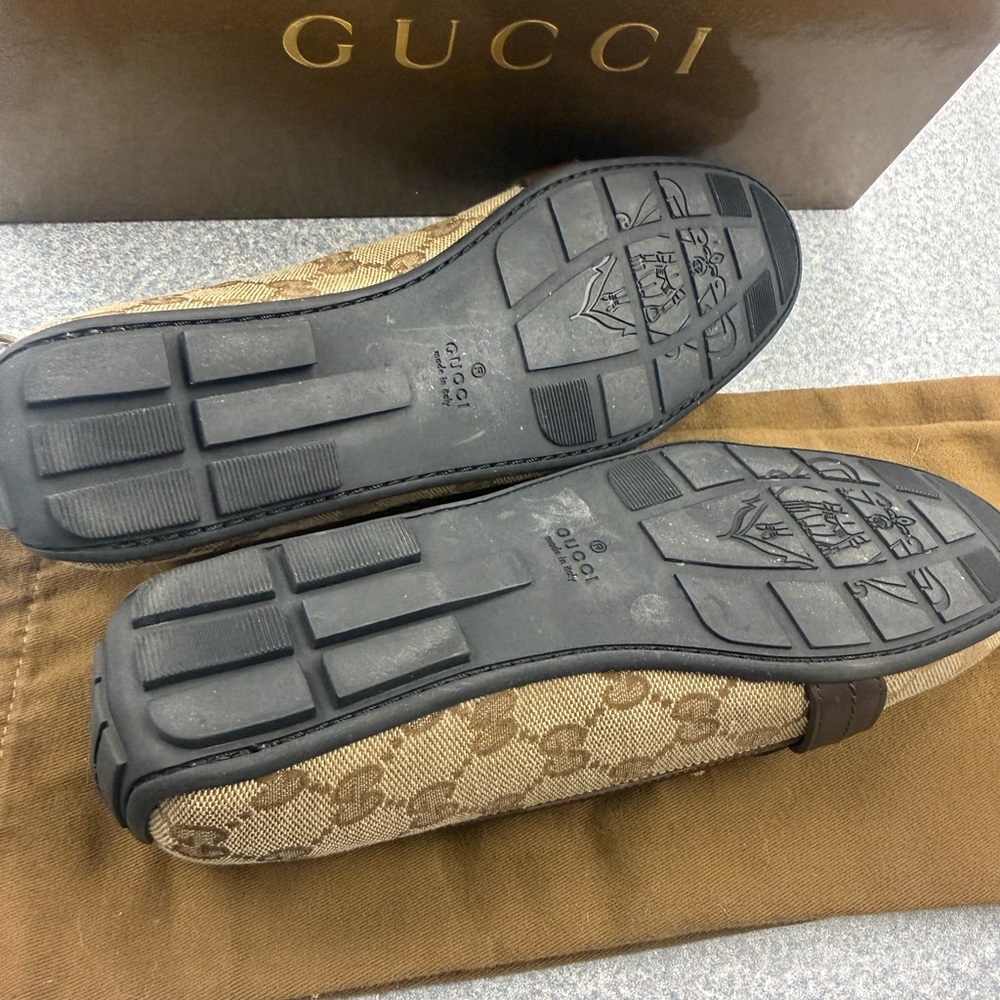 Gucci Women's Beige and Dark Brown Loafers - Picture 4 of 6